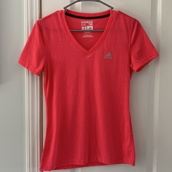 Adidas Ultimate Tee v-neck‎ t-shirt in pink size XS logo athletic - Picture 6 of 10